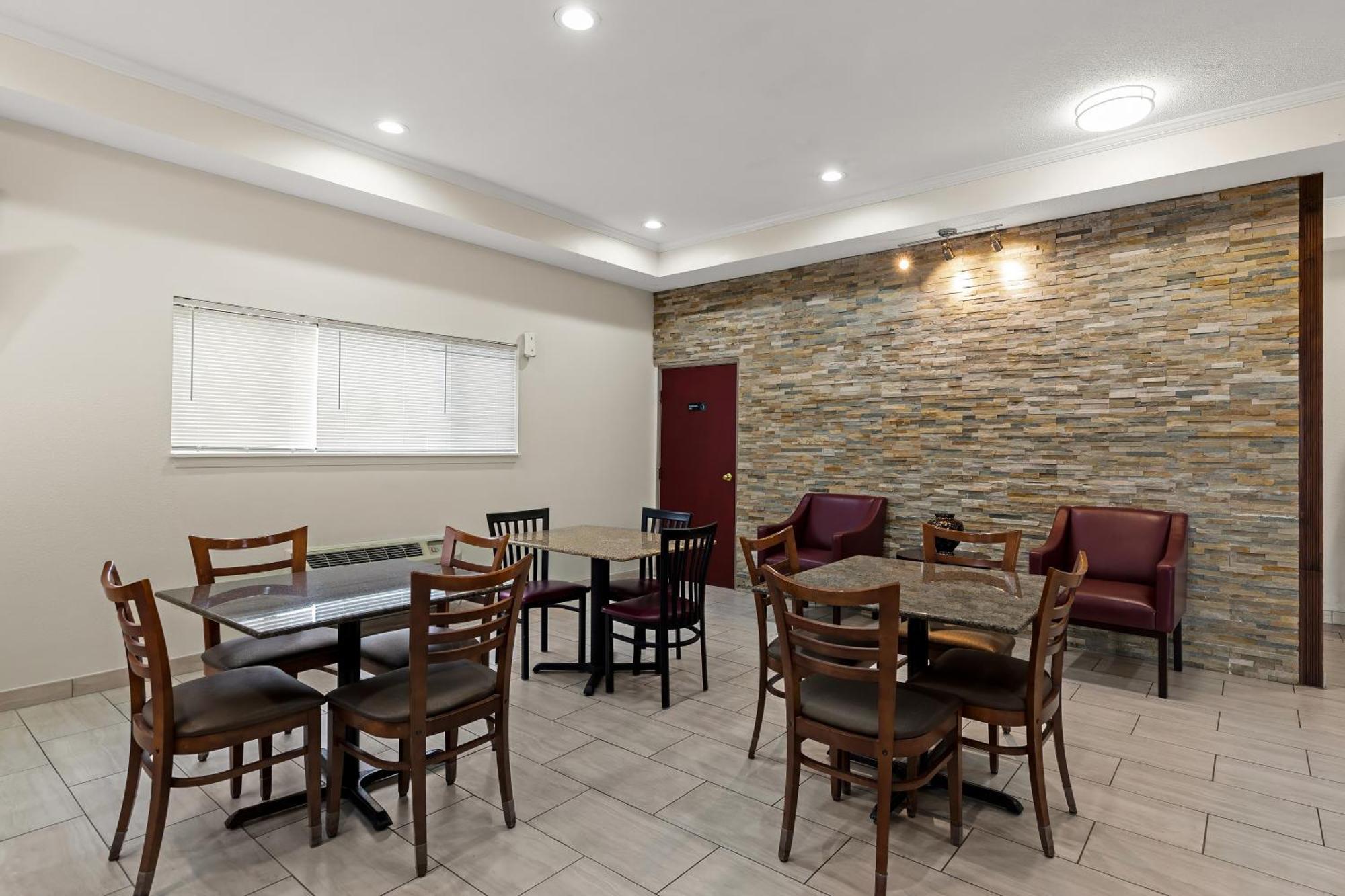 Red Lion Inn & Suites Caseyville מראה חיצוני תמונה