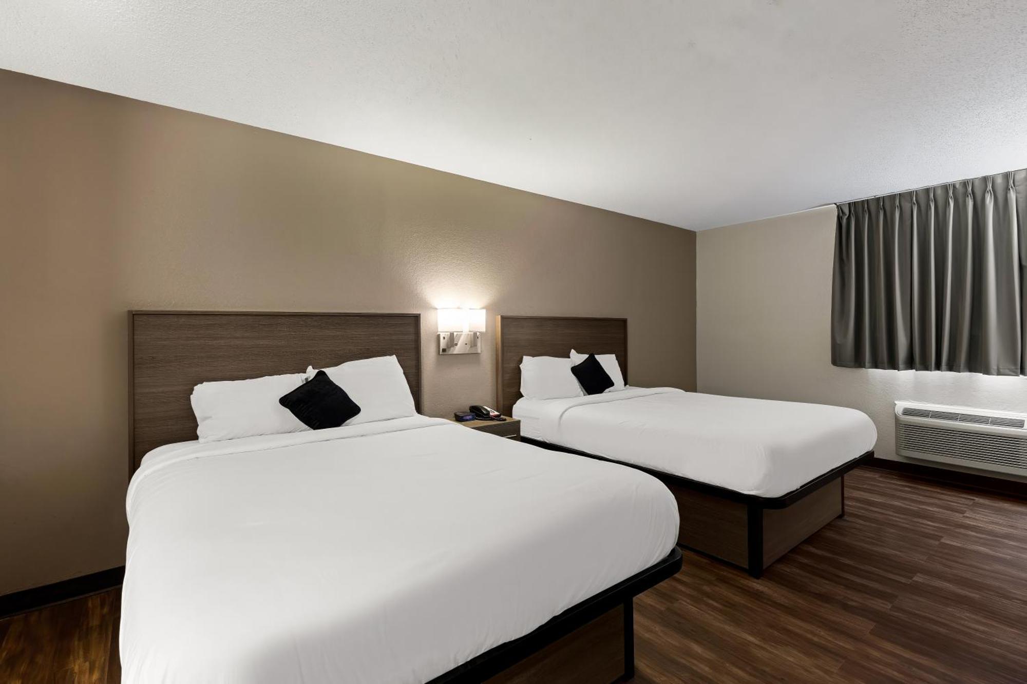 Red Lion Inn & Suites Caseyville מראה חיצוני תמונה