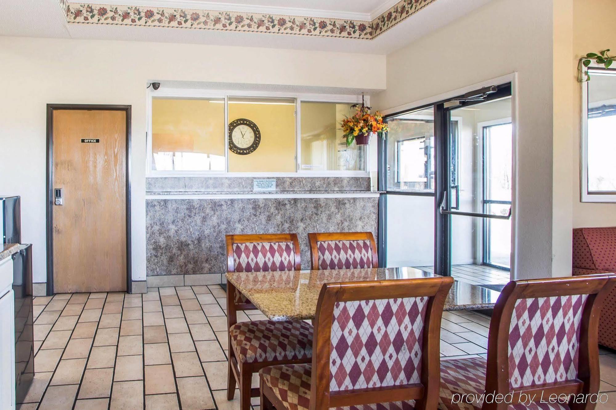 Red Lion Inn & Suites Caseyville מראה חיצוני תמונה