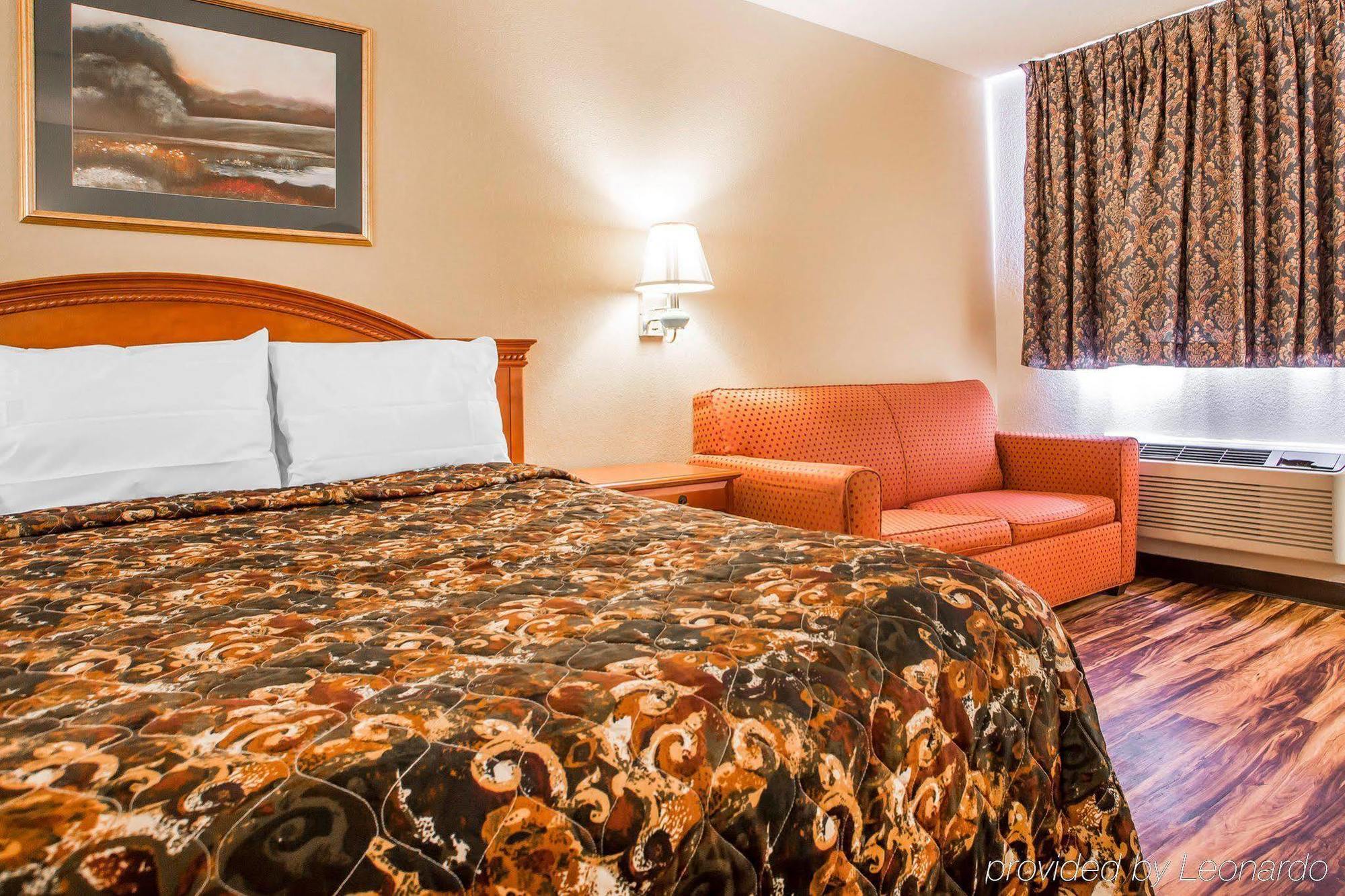 Red Lion Inn & Suites Caseyville מראה חיצוני תמונה